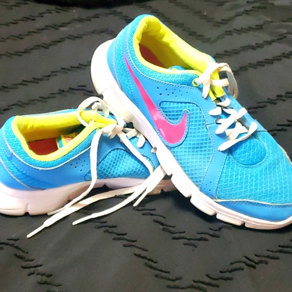 NIKE Running Shoes - Picture 1 of 1